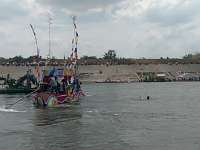 Satu Penumpang Perahu Hias Tercebur Saat Baru Berangkat