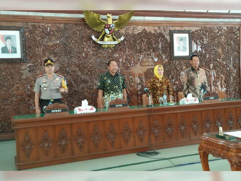 UNNES Tandatangani Kontrak Kerjasama Pelaksanaan Pengisian Perangkat Desa di Bojonegoro