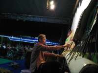 Piawai Menjadi Dalang Wayang Kardus