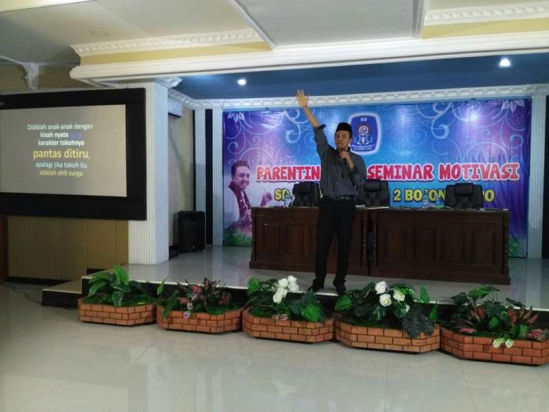 Mendidik dan Memberi Dakwah pada Anak Sepanjang Umur