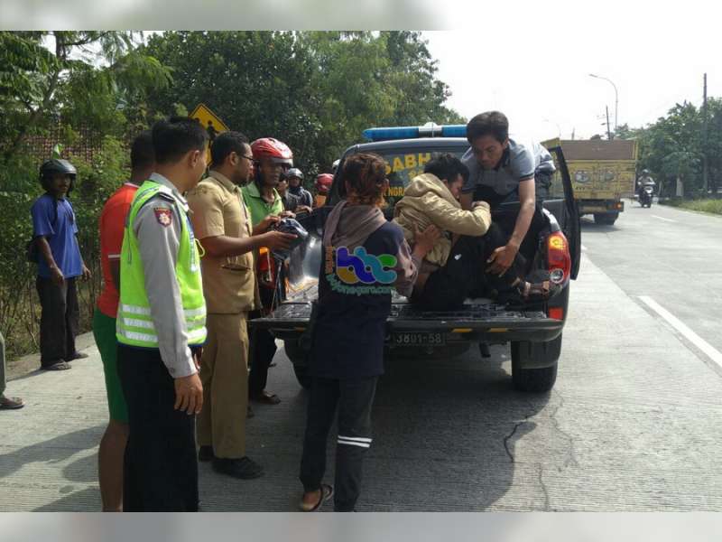 Diduga Mengantuk, Pemotor di Ngraho, Terperosok ke Parit