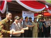 Kabaharkam Polri Resmikan Rukan Bhabinkamtibmas Polres Bojonegoro