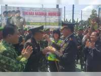 Peringati HUT TNI ke-72, Kapolres Bojonegoro Berikan Kue Ulang Tahun Pada Dandim