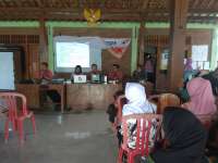 Dinkes Sosialisasi Imunisasi dan PTM Kepada Warga Meduri