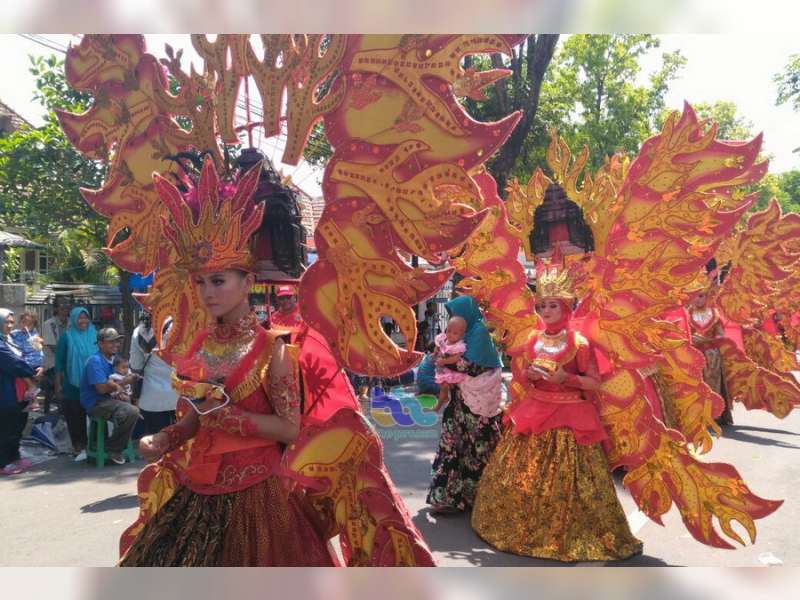 Inilah Juara Pawai Budaya Tingkat SD dan SMP