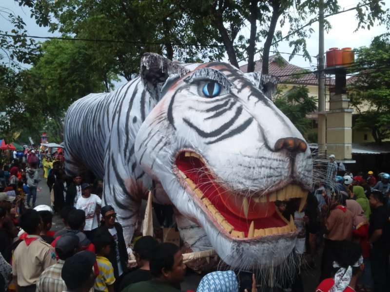 Inilah Pemenang Pawai Budaya Bojonegoro 2017 Kategori SMA dan Umum