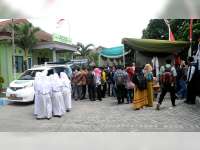 Ratusan Sarjana Geruduk Job Fair