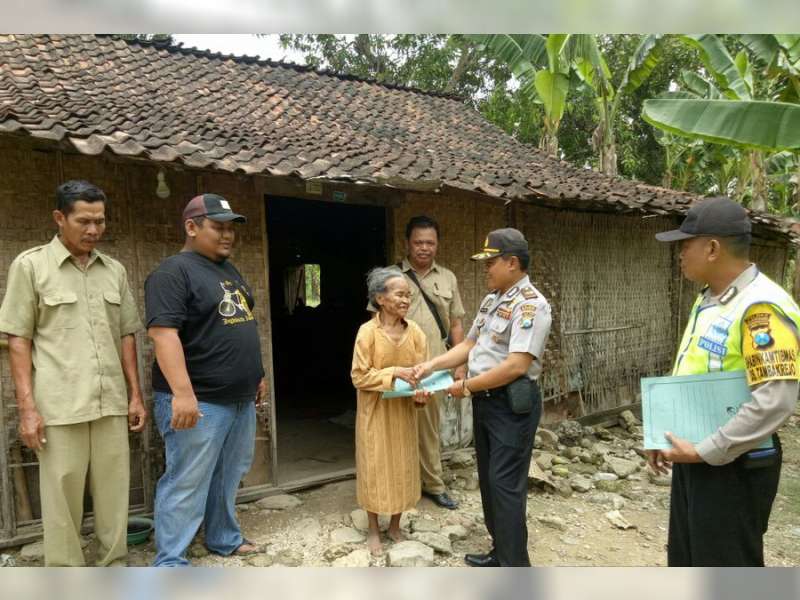 Lagi, Kapolres Bojonegoro Santuni Warga Kurang Mampu