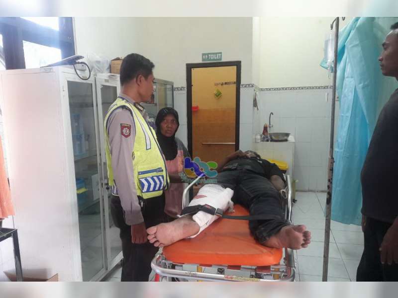 Tabrakan Motor di Margomulyo Seorang Pembonceng Alami Patah Kaki