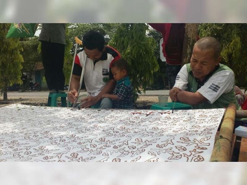 Komunitas Difabel Blora Semangat Membuat Batik