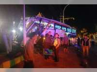 Bus Pariwisata Ziarah Wali Songo Terlibat Kecelakaan di Jalur Pantura Tuban