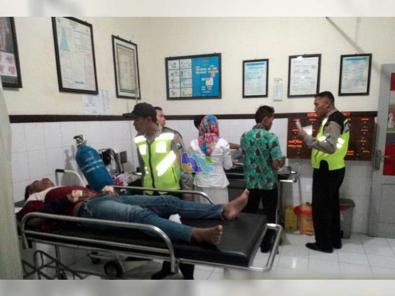 Terperosok Jalan Berlubang, Pengendara Motor di Kanor Luka-Luka