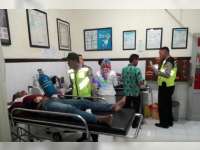 Terperosok Jalan Berlubang, Pengendara Motor di Kanor Luka-Luka