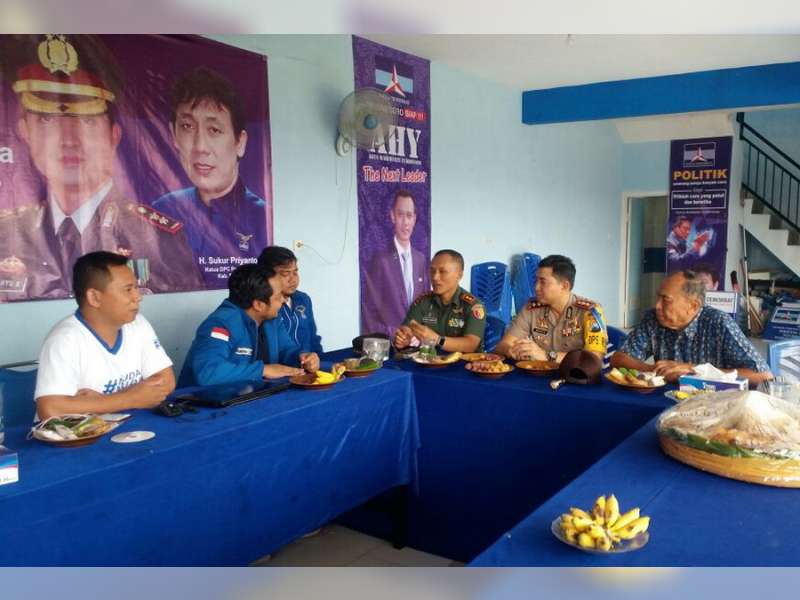 Jelang Pemilukada Serentak, Kapolres Bojonegoro Sambangi Kantor DPC Partai Demokrat