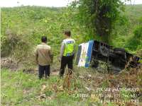 Bus Gunung Mas Nyemplung Jurang di Margomulyo