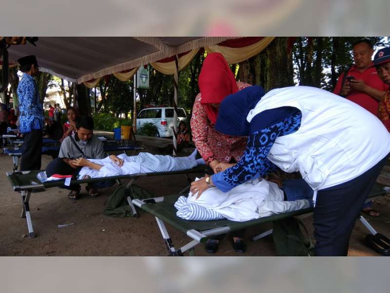 Ratusan Peserta Upacara Hari Sumpah Pemuda, Pingsan