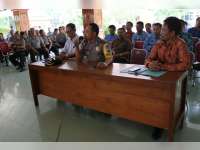 Polres Bojonegoro Kawal Penyerahan Dokumen Naskah dan LJK Ujian Perangkat Desa