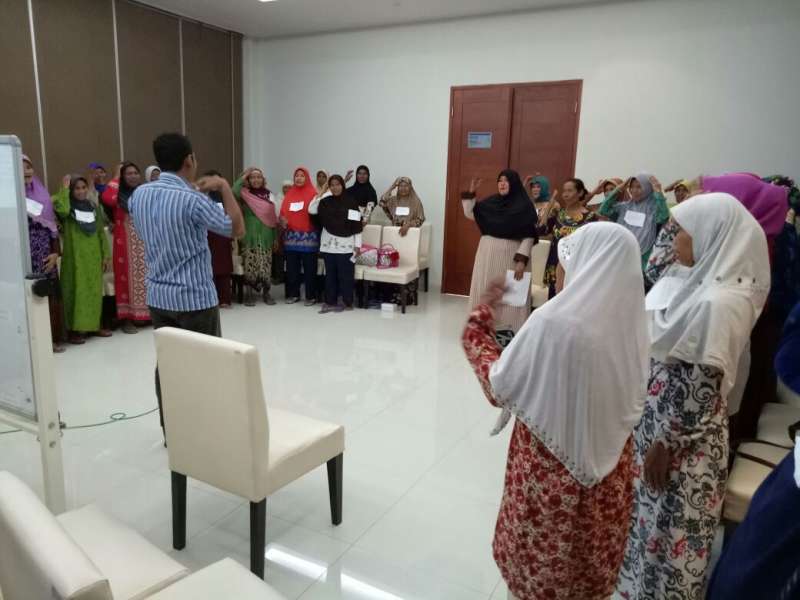 Ibu-Ibu Permata Ikuti Pelatihan Pengelolaan Keuangan dan Pengasuhan Anak