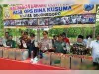 Polres Bojonegoro Musnahkan Ribuan Liter Miras Hasil Operasi Bina Kusuma 2017
