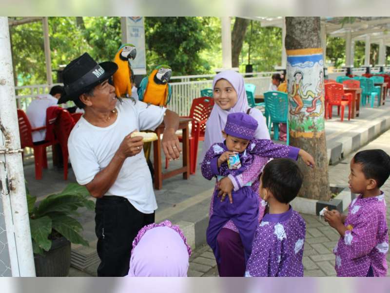 Taman Tirtonadi Jadi Wahana Edukasi Pengenalan Burung bagi Anak-Anak