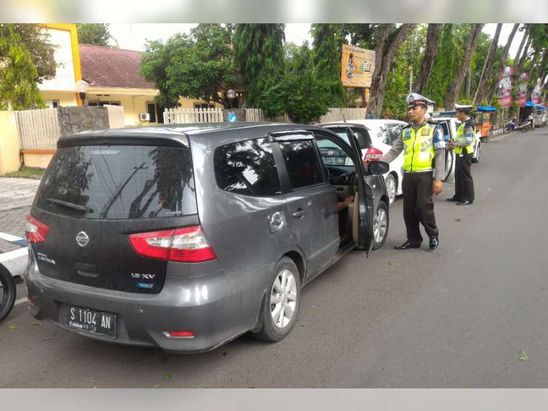 Satlantas Polres Bojonegoro Tindak Sejumlah Pengemudi Tanpa Safety Belt