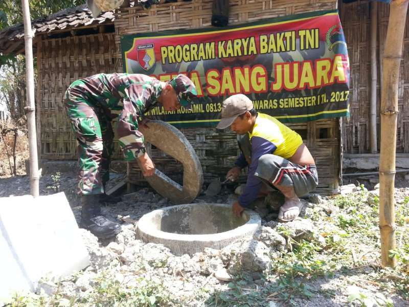 Kodim 0813 Buatkan Jamban untuk Warga