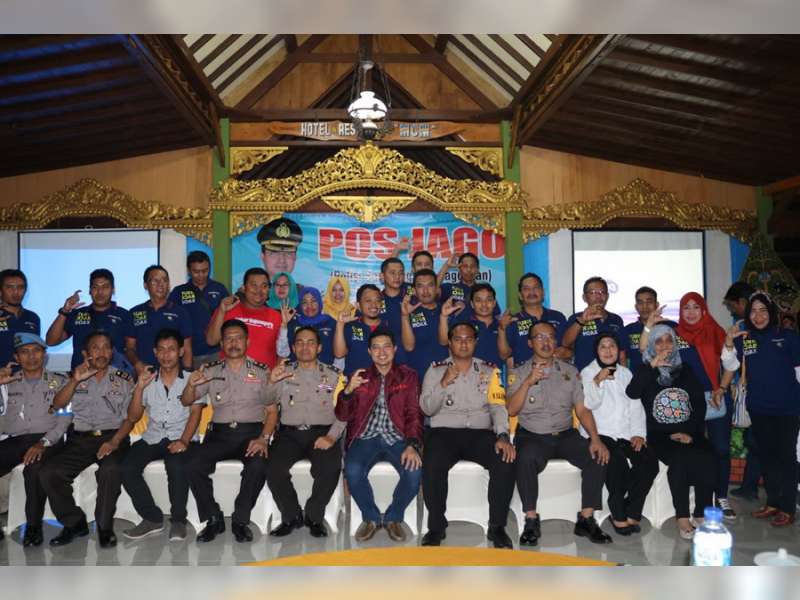 Kapolres Bojonegoro Jagongan Dengan Netizen dan Awak Media