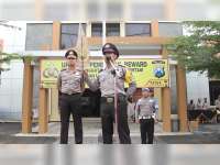 Upacara Pemberian Reward Polres Bojonegoro Dihibur Dengan Aksi Dalang