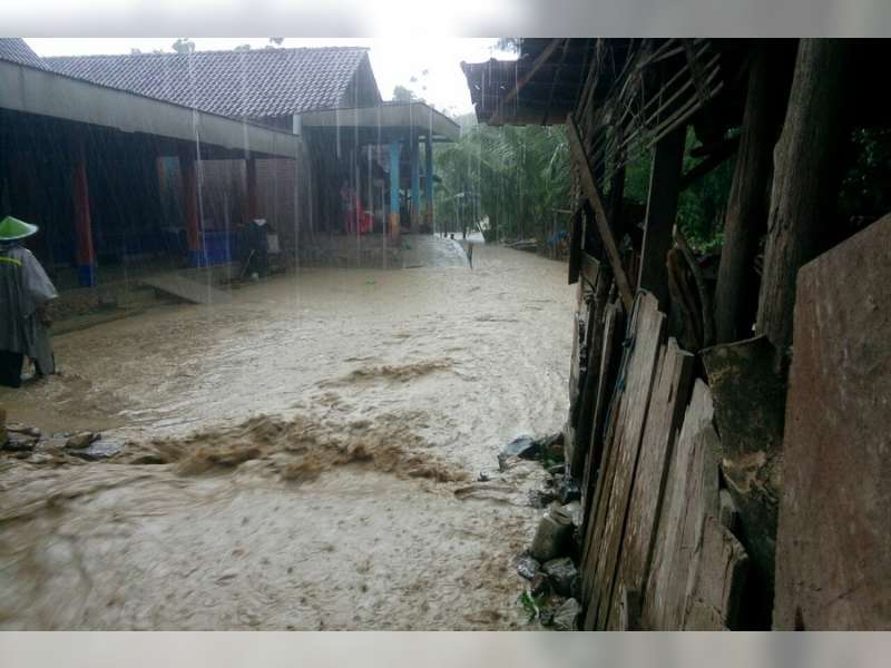 Banjir Bandang dan Tanah Longsor Terjadi di Sekar