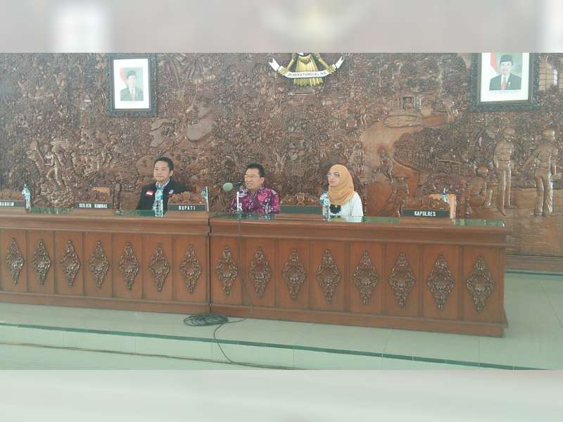 Kang Yoto Hadiri Seminar dan Pelantikan Pengurus LPA Bojonegoro