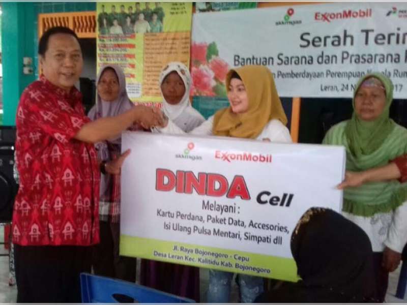 36 Janda di Leran Kalitidu Terima Sarana Usaha