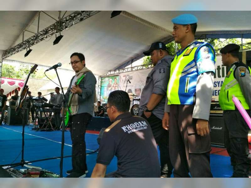 Gebyar Maulid di Pondok Pesantren As-Syafiiyah Kanor Dihibur Wali Band