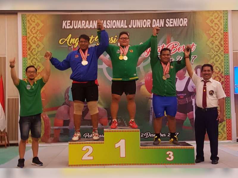 Atlet Bojonegoro Raih Medali Emas di Kejurnas Angkat Besi dan Angkat Berat 2017 di Riau