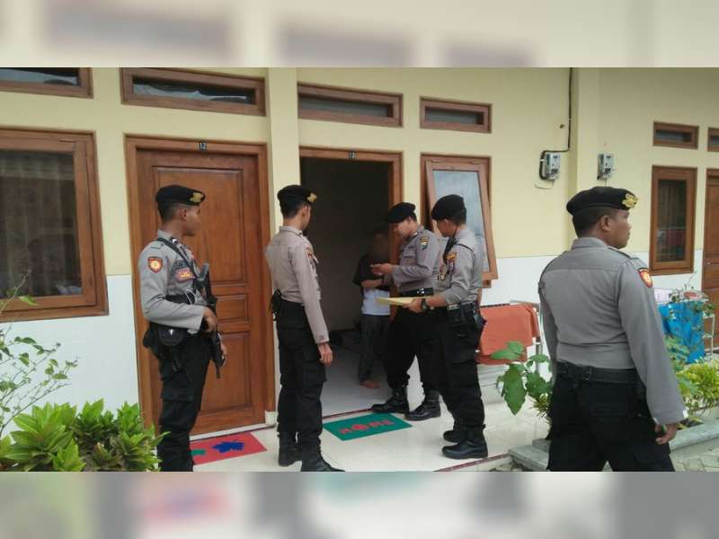 Sat Sabhara Polres Bojonegoro Razia Sejumlah Tempat Kos