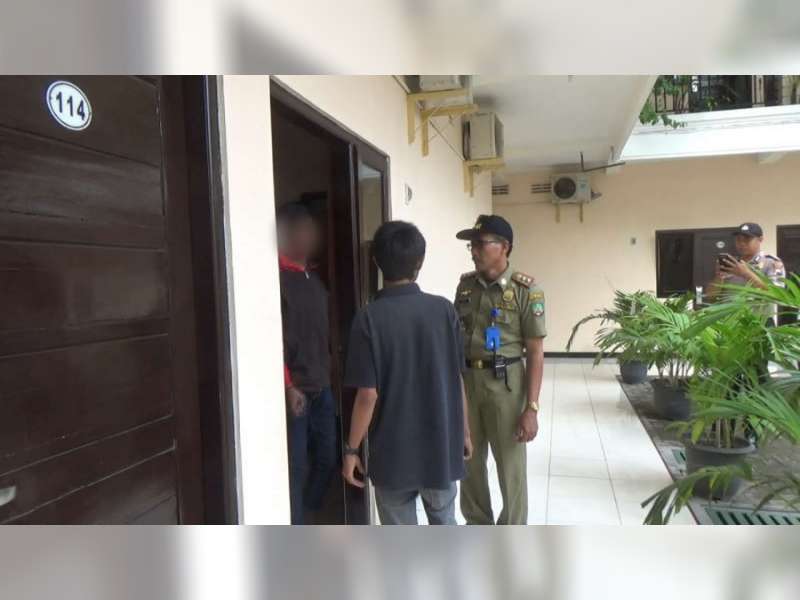 Asyik Di Kamar Hotel, Lima Pasangan Tak Sah Dibekuk