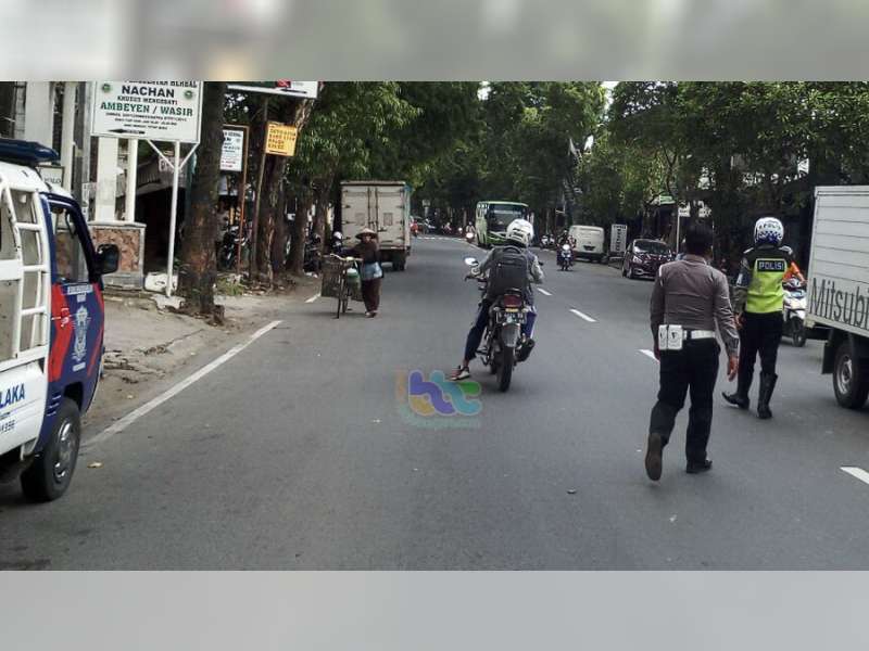 Hendak Putar Balik, Truk Boks Ditubruk Motor, Pembonceng Motor Meninggal di Rumah Sakit
