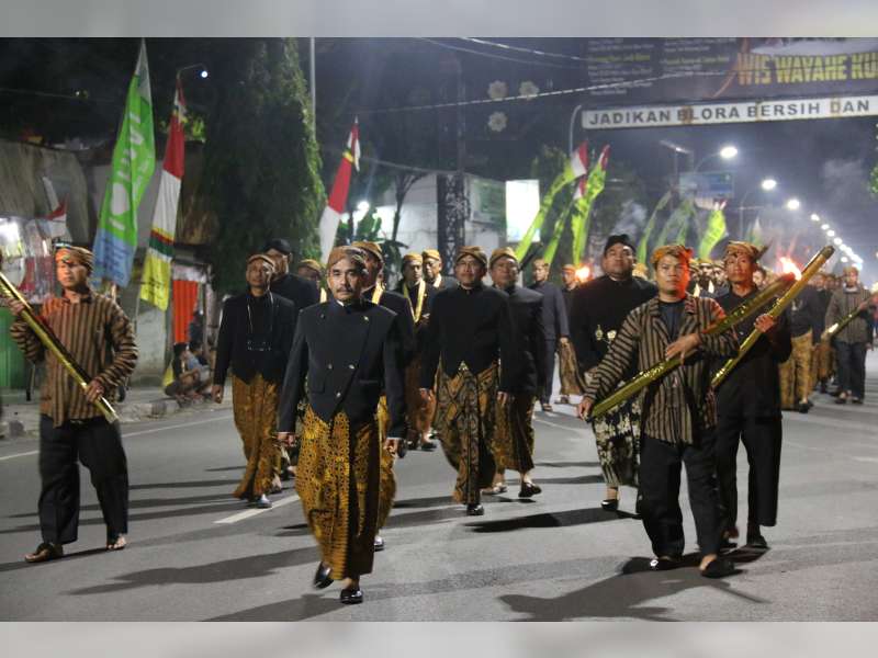 Kirab Pusaka Blora Berjalan Khidmat