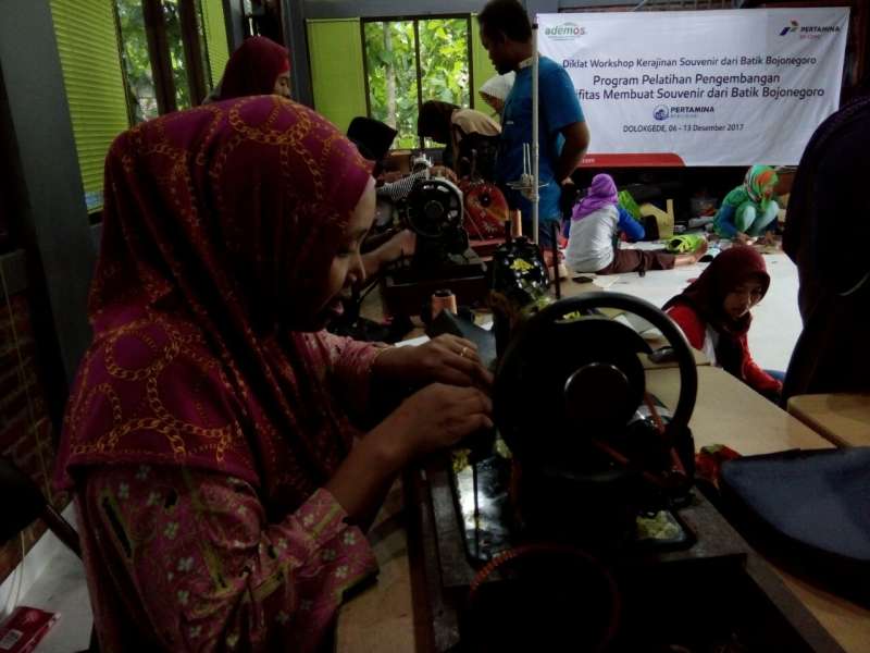 Industri Batik Bojonegoro Merambah Produk Tas Batik