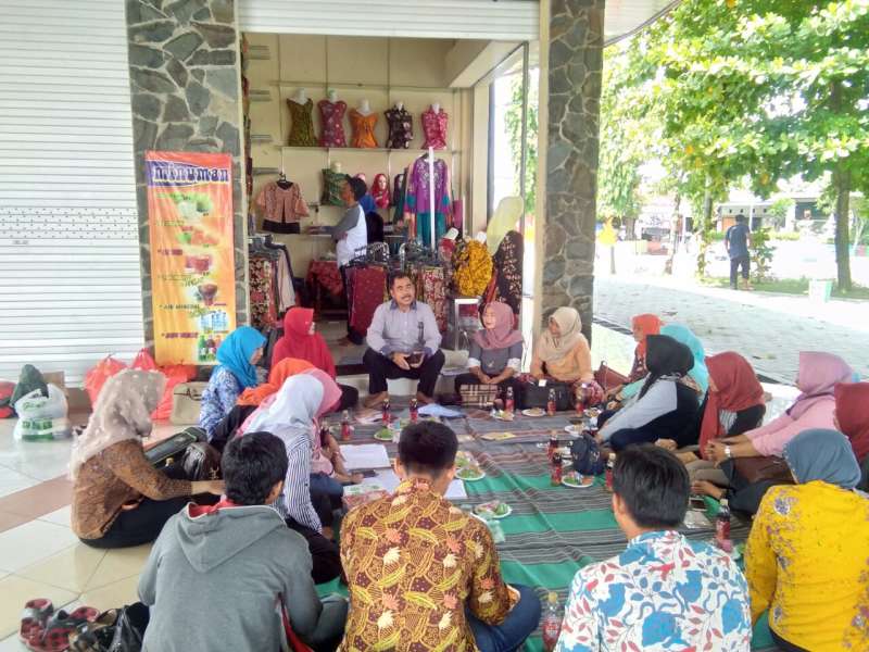 20 Pedagang Taman Rajekwesi Ikuti Pembinaan Industri