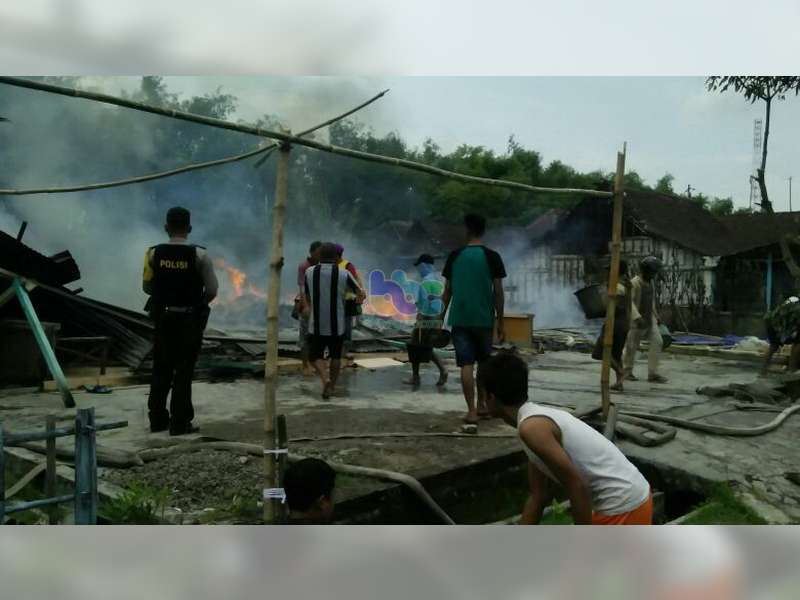 Tiga Rumah Warga Gayam Terbakar, Kerugian Diperkirakan Capai Rp 600 Juta