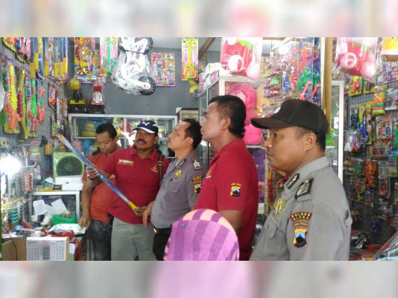 Jelang Perayaan Natal Dan Tahun Baru 2018, Polres Blora Razia Penjual Petasan