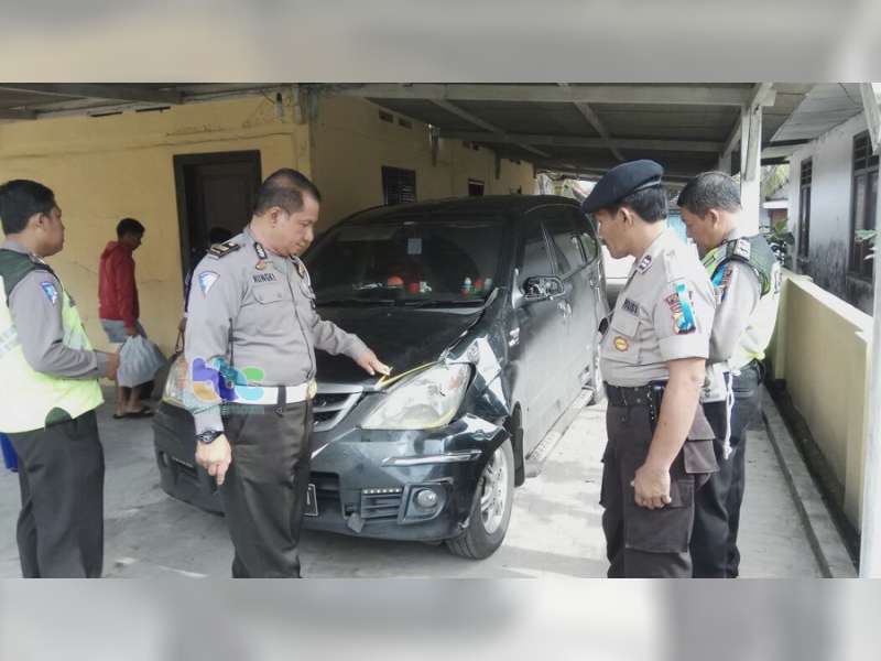 Seorang Pejalan Kaki di Tuban, Tewas Ditabrak Toyota Avanza