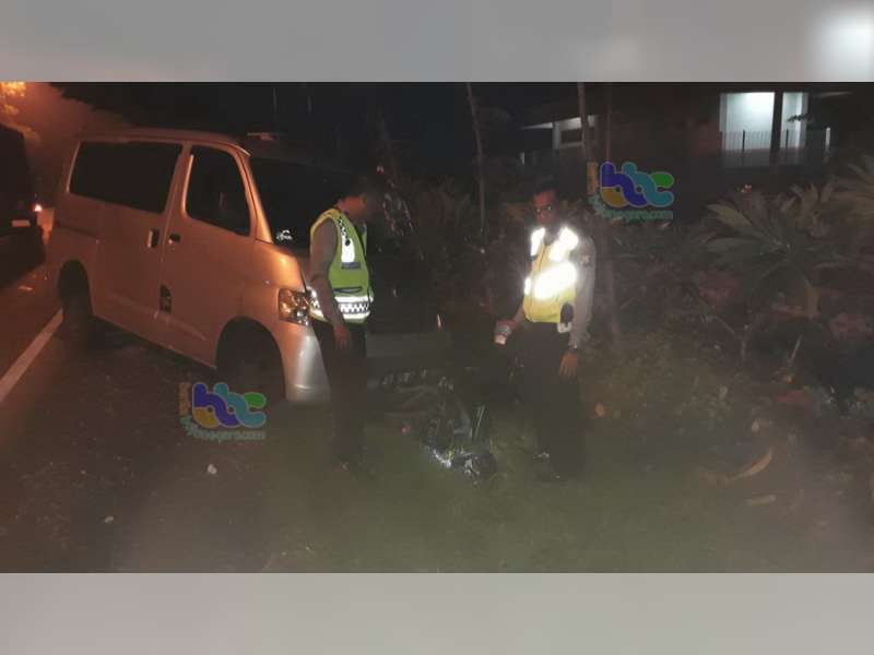 Grand Max Tabrak Motor di Balen, Pengendara Motor Meninggal Dunia
