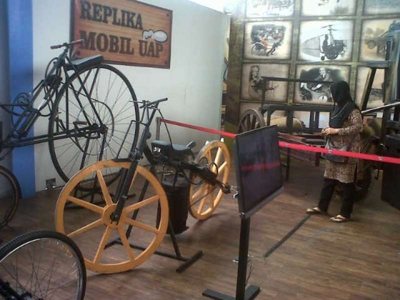 Asyiknya Berkunjung di Museum Angkut Kota Batu