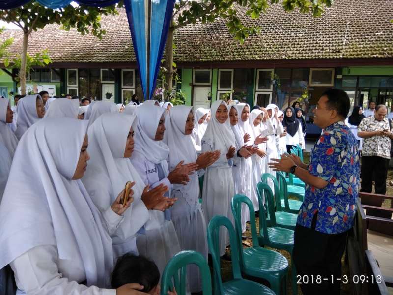 Kang Yoto Beri Motivasi Siswa SMA Negeri 1 Balen