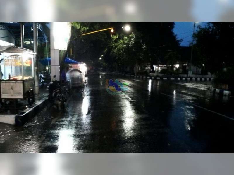 Kurang Hati-Hati, Honda Beat Ditabrak Honda Tiger, Kedua Pengendara Masuk Rumah Sakit