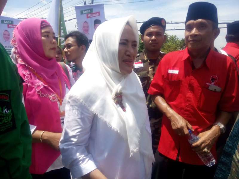 Pasangan Anna-Wawan Susul Daftar ke KPU