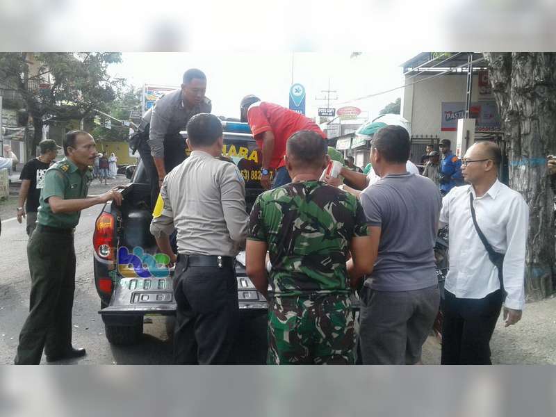 Diduga Kurang Hati-hati, Motor Senggol Bus, Pengendara Motor Luka-Luka