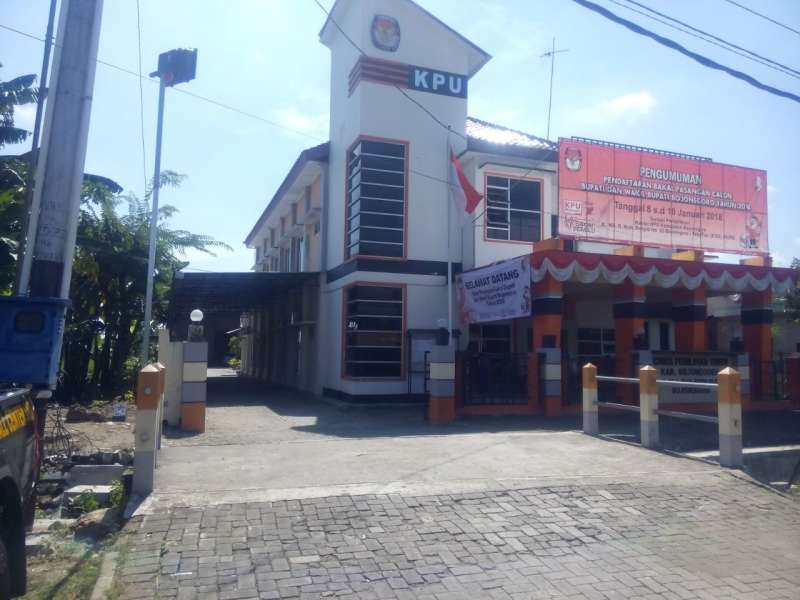 Hari Kedua Pendaftaran, Kantor KPU Sepi