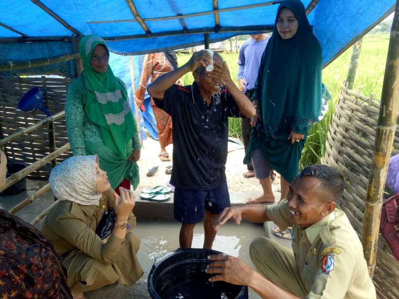DLH Bojonegoro Uji Lab Kandungan Air Sumur Tiban Dander